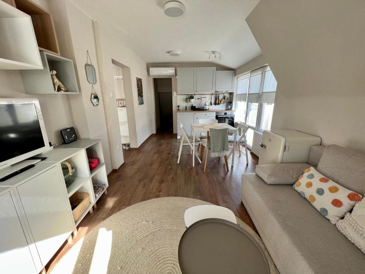 Dockview Atelier Apartment Burgas Bagian luar foto