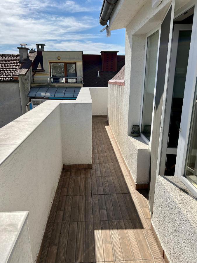 Dockview Atelier Apartment Burgas Bagian luar foto
